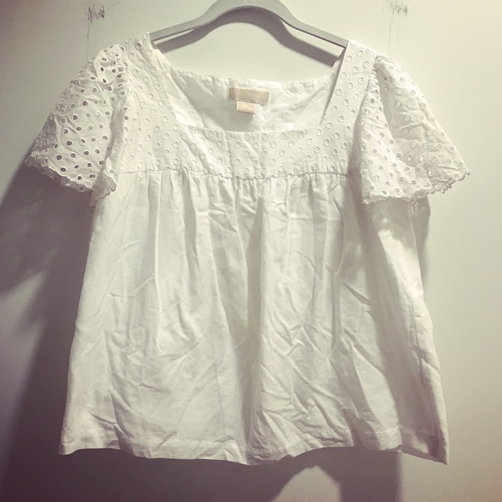 ✨HOST PICK✨ White eyelet Michael Kors top